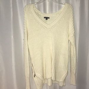 cream american eagle sweater